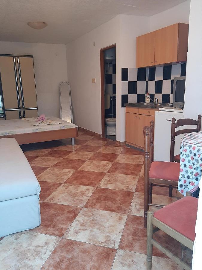 App Borna Appartement Crikvenica Buitenkant foto